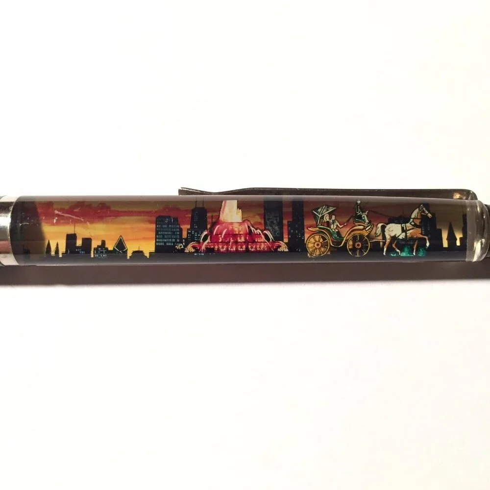 Buckingham Fountain Chicago Floaty Pen Horse Drawn Carriage Moves Souvenir Promo